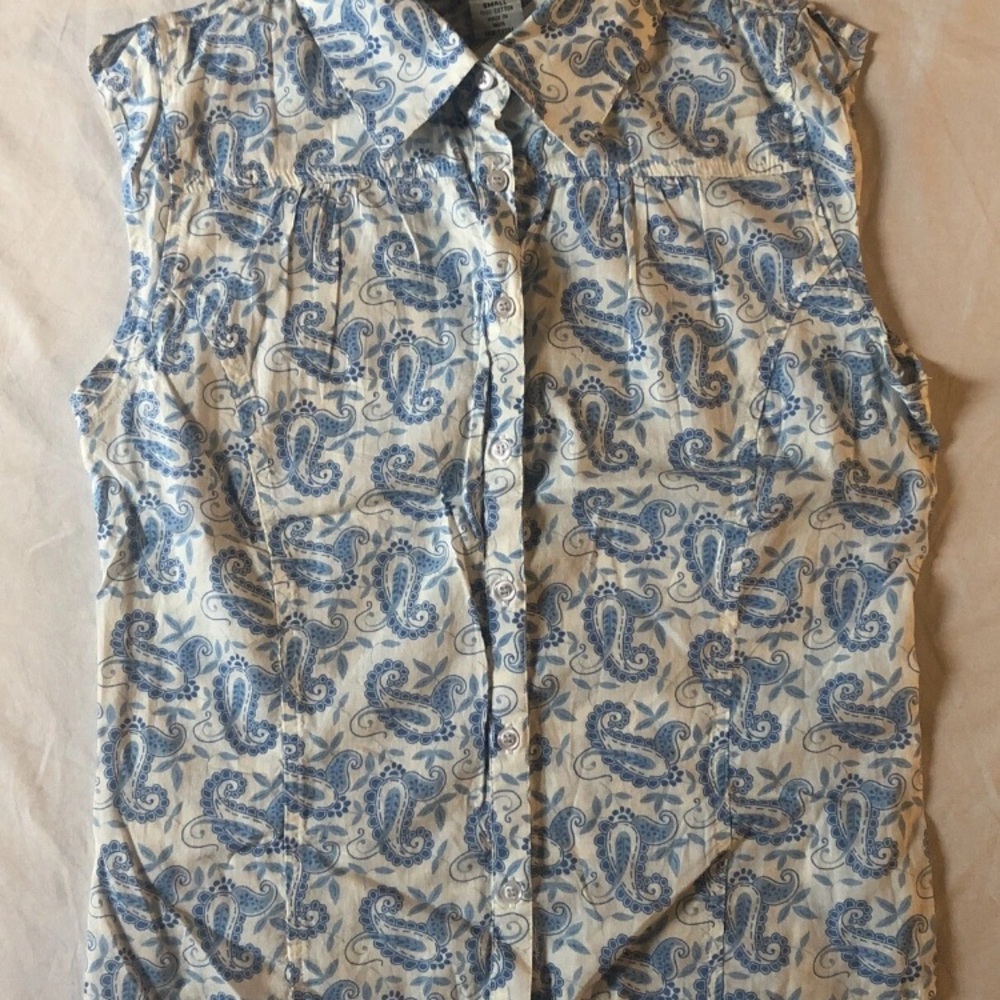 At Last S 32 Bust Sleeveless Button Up White Blue Paisley Lightweight Cotton NWT